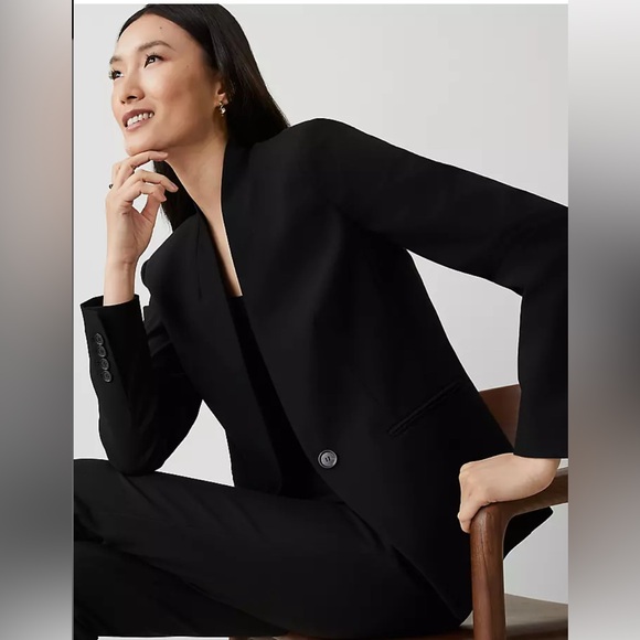 Ann Tylor Petite Cutaway Blazer in Bi-Stretch - Picture 3 of 7